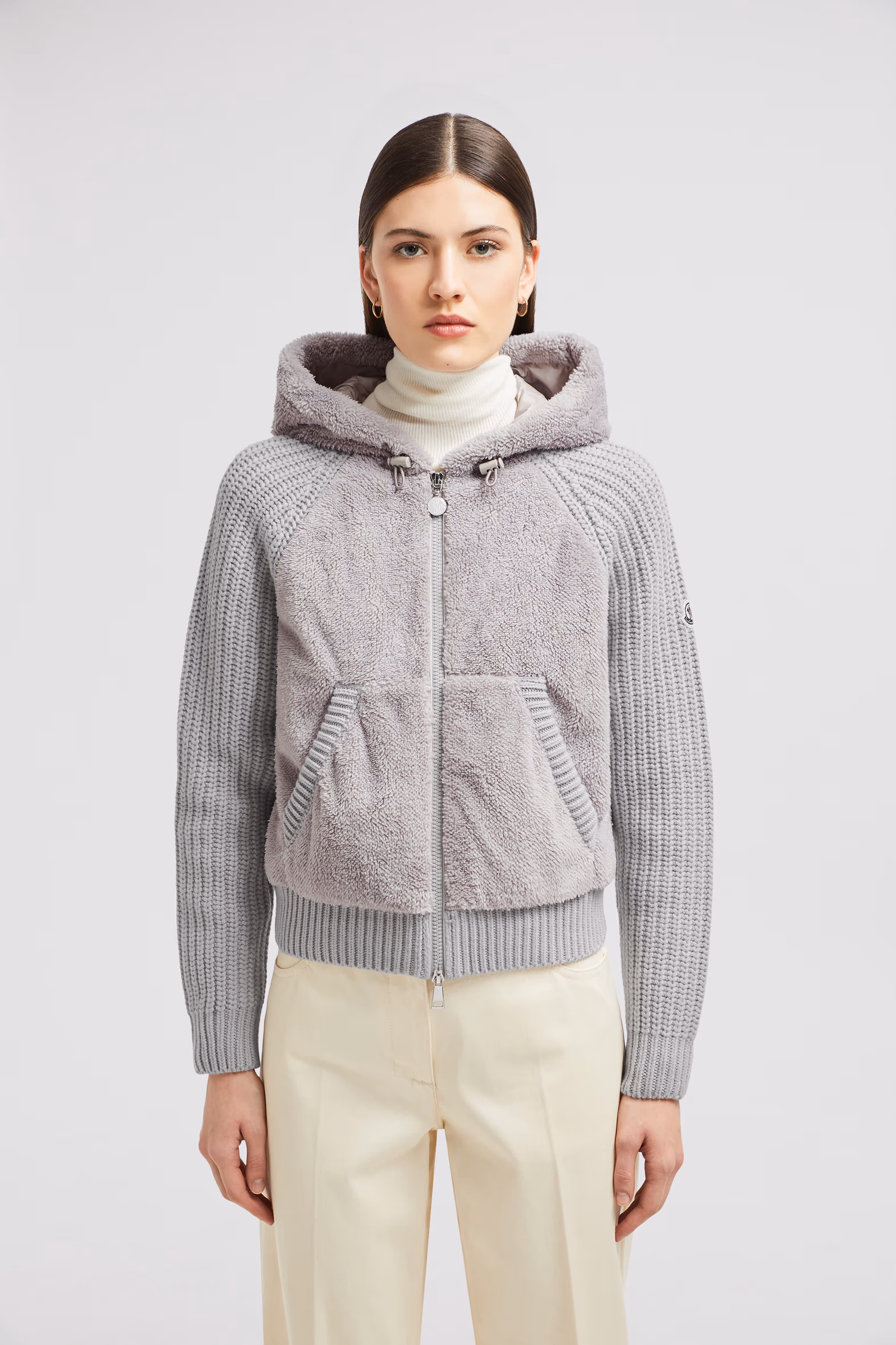 Cárdigan con capucha y cremallera acolchado de lana y efecto peluche Mujer Gris Moncler 3